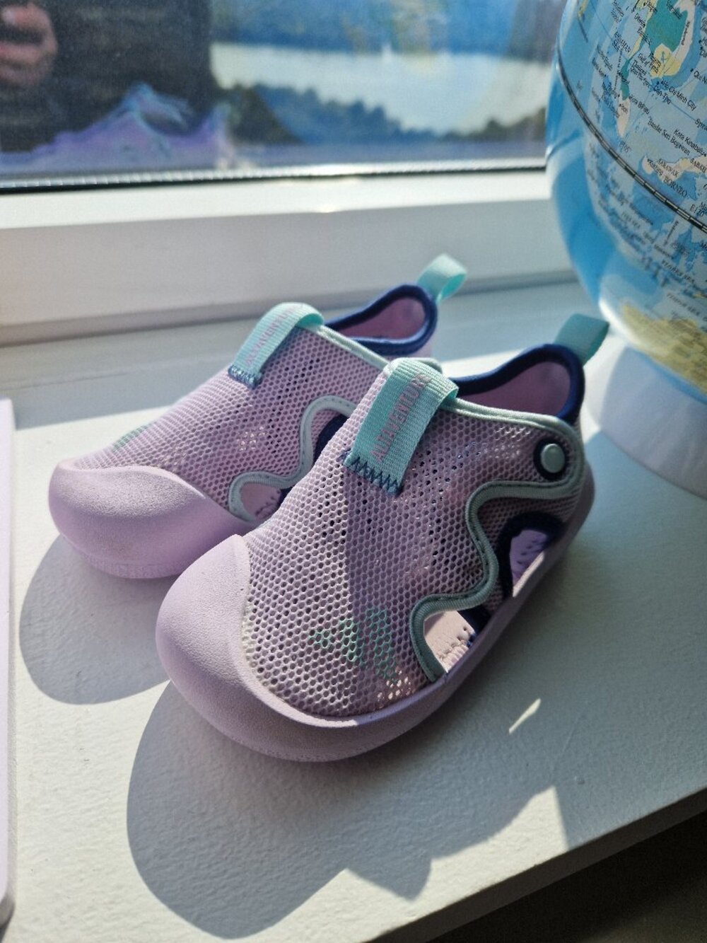Water sandals grils size 7US